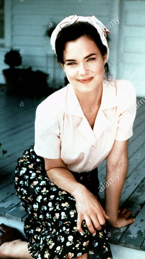 Elizabeth McGovern Smile Club, Elizabeth Mcgovern, 90s Actresses, Carole King, Heather Thomas, Historical Period, Cinema Movies, Good Listener, I Feel Pretty