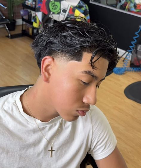 Messy Top Haircut Men, Mid Burst Fade Straight Hair, Drop Fade Slick Back, Latino Haircut Men, Burst Fade Taper, Mens Haircut Ideas, Latino Haircuts, Burst Taper, Haircut For Oval Face