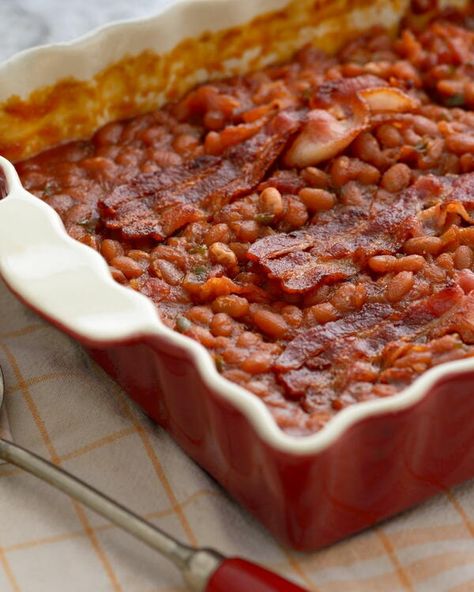 Molasses Baked Beans are that deep, rich sticky bean that always seems to signify summer. My grandma’s signature recipe is always a crowd-pleaser at every summer cookout or camping trip. My family has been making this recipe for years! The Molasses Baked Beans recipe is a summer staple, they have that smokey and sweet flavor that seems perfect for everything that goes on the grill. Making things for your barbeque does not have to be complicated or time-consuming. This recipe is very fast to asse Baked Beans With Molasses, Grandma Browns Baked Beans Recipe, Molasses Baked Beans, Southern Baked Beans, Molasses Recipes, Corn Beef, Bbq Side Dishes, Baked Bean Recipes, Beef Hash