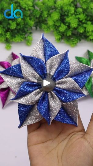 Hair Clip Making, Hairstyle Flowers, Flowers Diy Crafts, Hairstyle Diy, Foam Christmas Ornaments, Foam Sheet Crafts, Diy Spring Crafts, Ideas Navidad, Diy Spring