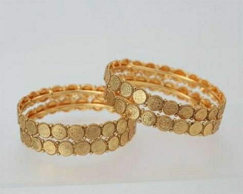 Golden kasulu bangles designs Kasu Bangles, Kerala Jewellery, Coin Jewellery, Antique Bangles, Gold Bangles Indian, Jewelry Pictures, Indian Jewellery Gold, Gold Bangle Set, Antique Gold Jewelry Indian