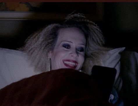 me at 2am making an pinterest board with sarahs pics Ahs Funny, Ahs Characters, Ahs Cast, American Horror Story Hotel, Ahs Hotel, American Horror Story 3, Ryan Murphy, Sarah Paulson, Mary Shelley