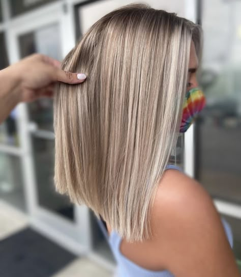 Short Hair Colour Inspiration, Ash Blonde Pale Skin, Balayage Blond Cacao, Blond Balayage Short Hair, Teasy Lights Blonde, Bronde Balayage Short Hair, Blonde Hair Tips, Ash Blonde Hair Balayage, Best Blonde Hair