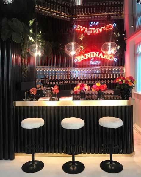 Fully stocked Martini bar. The first new Fiorucci store is open. 39 Brewer Street, Soho, London. #Fiorucci #LFW #Soho #London Disco Bar, Martini Bar, Nightclub Design, Disco Style, Pop Up Bar, Architecture Magazine, Italo Disco, Spatial Design, Street Marketing