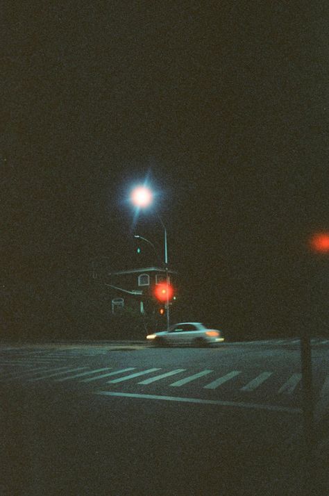 Playlist Pictures, 35mm Film Photography, Photography Artists, 35mm Photography, Film Photography 35mm, Cinematic Photography, Night Aesthetic, City Aesthetic, Artistic Photography