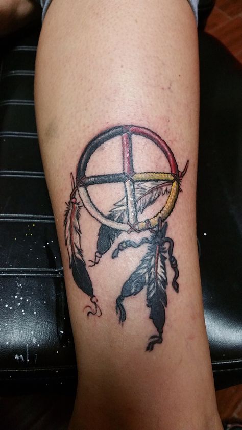 Medicine wheel tattoo 12/29/2015 - 125 years later! Native American Medicine Wheel Tattoo, Medicine Wheel Tattoo Ideas, Cree Indigenous Tattoos, Small Native American Tattoos, Medicine Wheel Tattoo, Ojibwe Tattoo, Native American Medicine Wheel, Native American Tattoo Designs, Indian Feather Tattoos