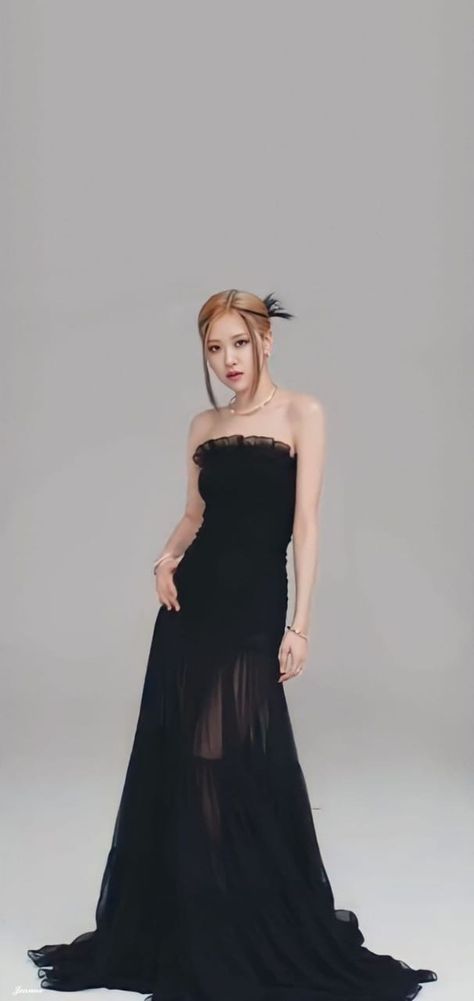 Rose In Dress Blackpink, Rosé Black Dress Blackpink, Rosé Dress Outfit Blackpink, Rose In Black Dress Blackpink, Blackpink Rose Black Dress, Rose Blackpink Dress Outfit, Rosé In Dress, Rosé Black Outfit, Rose Model Blackpink