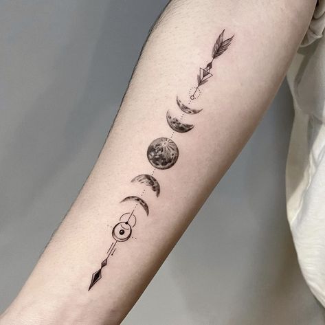 Moon Phase Arrow Tattoo, Tattoo Ideas Moon Phases, Simple Moon Phases Tattoo, Arrow Tattoo Ideas, Tribe Tattoo, Moon Phases Tattoo, Arrow Tattoo Design, Arrow Tattoo, Arrow Tattoos