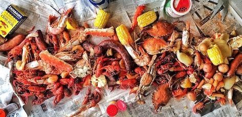 How to Do a Seafood Boil on the Grill | BBQ Champs Seafood Boil On The Grill, Cajun Shrimp Boil, Cajun Boil, Low Country Boil, Crab Boil, Shrimp Boil, Crawfish Boil, Grilled Seafood, Food Street