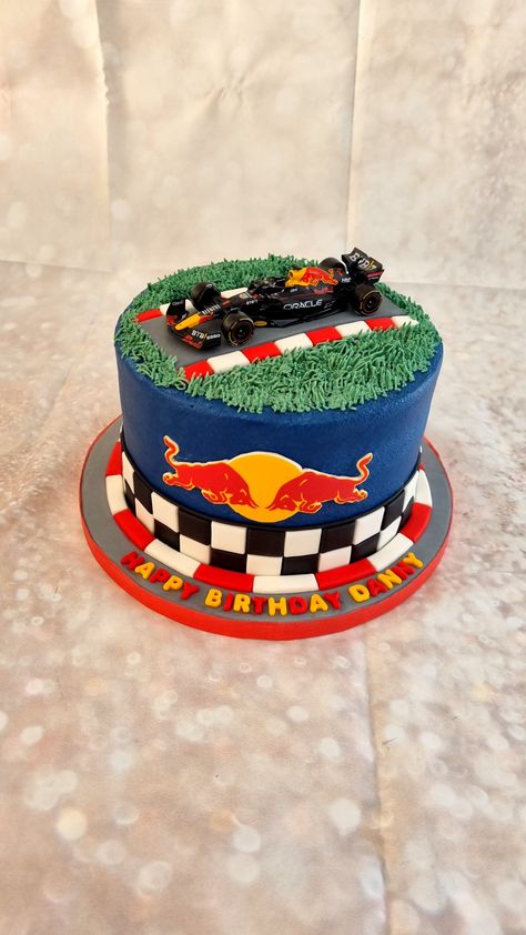 Red Bull Cake, F1 Cake, Racing Cake, 17. Geburtstag, 14th Birthday Cakes, Happy Birthday Decor, 60th Birthday Cakes, Elegant Birthday Cakes, Cars Theme Birthday Party