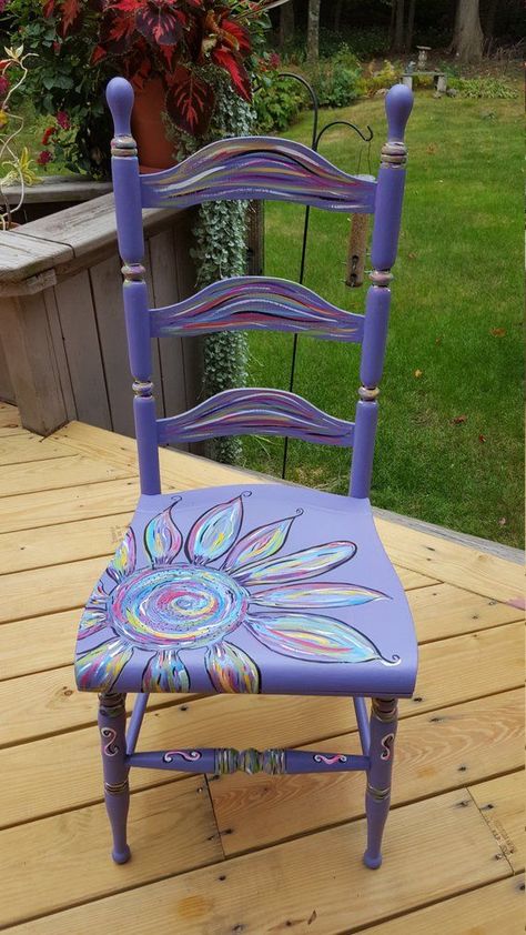 Painted Wood Chairs, Chair Painting, Hand Painted Chairs, Purple Chair, Whimsical Painted Furniture, Whimsical Furniture, Painted Chair, Old Chairs, Painted Chairs