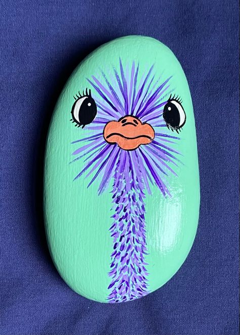 Best Painted Rocks Ideas, Cool Rock Painting Ideas Aesthetic, Rock Painting Ideas Purple, Small Painted Rocks Ideas, Purple Painted Rocks, Paint Rocks Ideas Easy, Mushroom Rock Painting Ideas, Rock Painting Ideas Butterfly, Rock Painting Summer