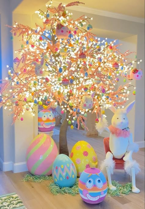 Easter Inspiration Decor, Easter Porch, Easter Decoration Ideas, Easter Door Wreaths, Creative Easter Eggs, Easter Decorating Ideas, Easter Activities For Kids, Easter Event, Easter Spring Decor