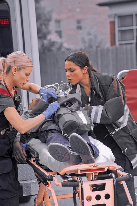 Emt Student Aesthetic, Female Emt Aesthetic, Emt School Aesthetic, Paramedic Vision Board, Female Paramedic Aesthetic, Emt Paramedic Aesthetic Female, Chicago Fire Aesthetic, Women Paramedic, Emt Aesthetic