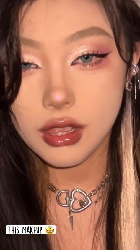 makeup look. Y2k Makeup Looks, Asian Makeup Looks, Y2k Makeup, Bella Poarch, Korean Makeup Look, Soft Makeup Looks, Korean Eye Makeup, Barbie Makeup, Cool Makeup Looks