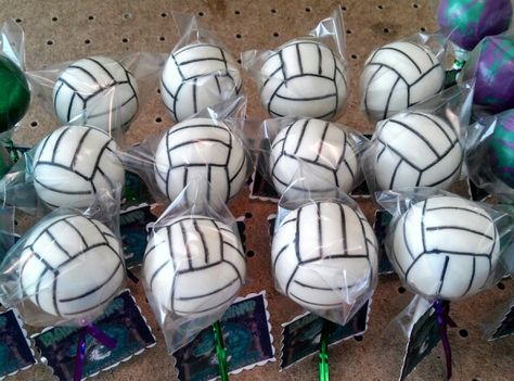 Volleyball Cake Pops, Cake Pops Graduation, Volleyball Snacks, Sports Treats, Volleyball Cake, Team Meal, Picture Cake, No Bake Cake Pops, Volleyball Ideas