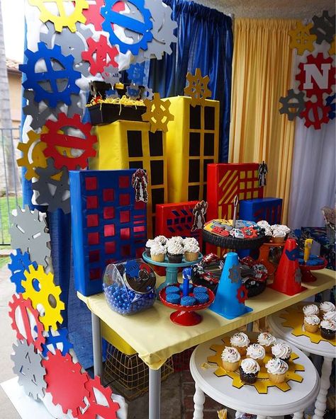 Transformers Birthday Party Ideas | Photo 2 of 15 | Catch My Party Transformers Bday Party Ideas, Transformer Party Ideas, Transformers Birthday Ideas, Transformer Birthday Party Ideas, Transformers Birthday Decorations, Transformers Birthday Party Ideas, Transformers Decorations, Transformers Birthday Party, Rescue Bots Birthday Party