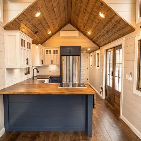 Serene Interior Design, Shed Homes Interior, Shed House Interior, Small Cottage Interiors, Shed Homes Ideas, Tiny Home Decor, Serene Interior, Mountain Project, Tiny Homes On Wheels