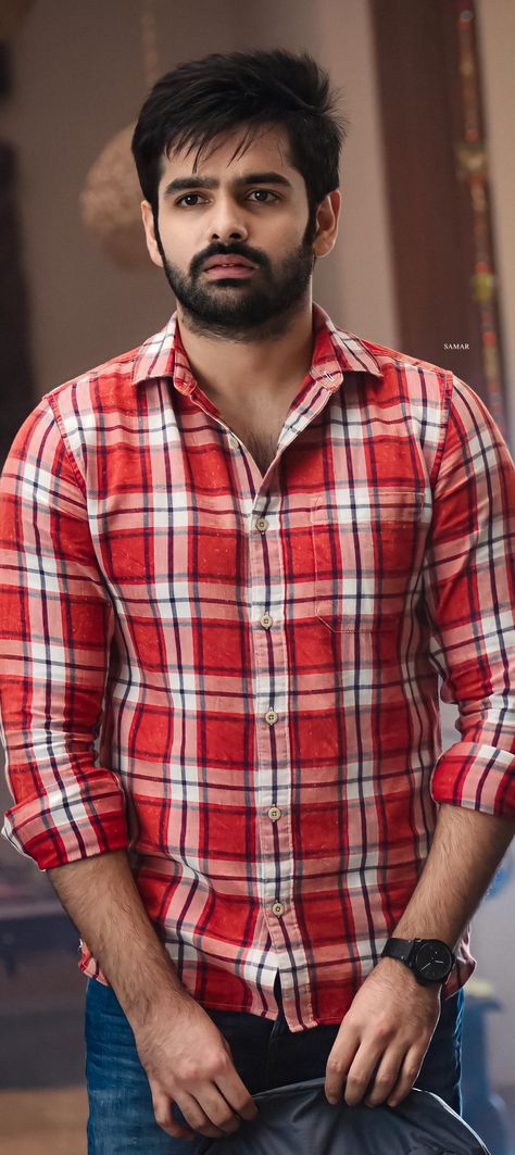 Ram Pothineni New Look, Ram Pothineni Hd Pics, Ram Potheneni, Eye Killer, Ram Pothineni, Bollywood Men, Drawings For Boyfriend, Eagle Wallpaper, Boy Dp