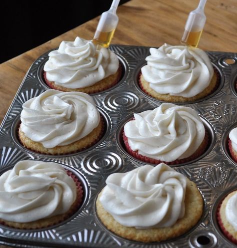 Doodle Cupcake, Fireball Cupcakes, Boozy Cupcakes Recipes, Boozy Cakes, Alcoholic Cupcakes, Fireball Shot, Infused Treats, Snickerdoodle Cupcakes, Snicker Doodle