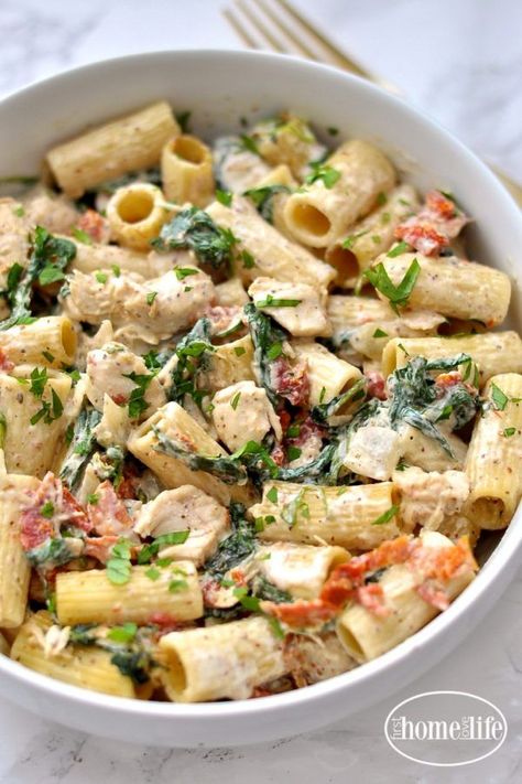 Creamy Dijon Chicken Pasta with Sun Dried Tomatoes and Spinach recipe via firsthomelovelife.com Dijon Chicken Pasta, Sun Dried Tomatoes And Spinach, Pasta With Sun Dried Tomatoes, Creamy Dijon, Dijon Chicken, Salad Pasta, Spinach Recipes, Sun Dried Tomatoes, Idee Pasto Sano