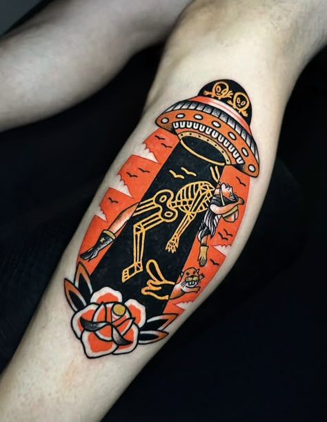 Traditional Tattoo Ufo, Ufo Tattoo, Traditional Tattoo Inspiration, Traditional Style Tattoo, Traditional Tattoo Sleeve, Alien Tattoo, Traditional Tattoo Art, Tattoo Flash Art, American Traditional Tattoo