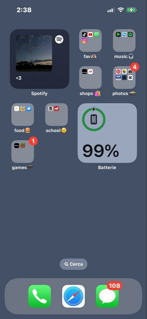 Organisation Iphone Apps, Organize Apps On Iphone, Whats On My Iphone, Phone Apps Iphone, Organize Phone Apps, Iphone Home Screen, Iphone Home Screen Layout, Screen Layout, Organization Apps