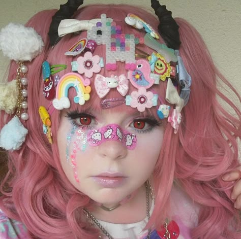 Decora Hair Accessories, Decora Kei Boy, Harajuku Hair Accessories, Decora Hair, Harajuku Decora Kei, Decora Kei Fashion, Clothing Drawing Ideas, Decora Aesthetic, Decora Outfits