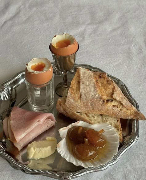 Cook Beautiful, French Breakfast, Food Table, Snack Plate, Serving Food, Food Inspo, Cafe Food, Beautiful Food, Pretty Food