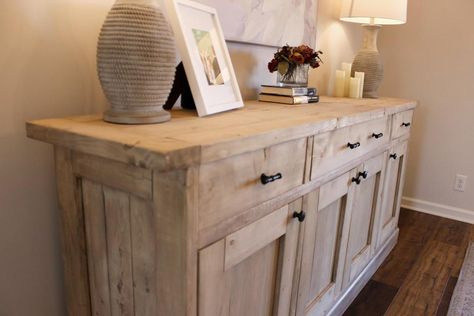 White Oak Sideboard Buffet, White Wash Tv Stand, Diy Sideboard Buffet, Light Wood Sideboard, White Oak Sideboard, Sideboard Diy, White Sideboard Buffet, Age Wood, Diy Sideboard