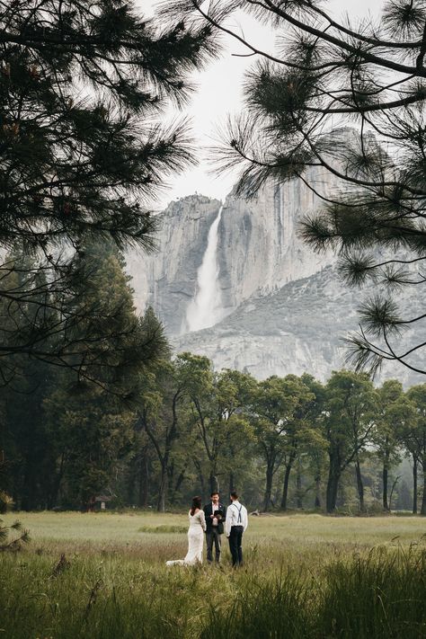 Yosemite Valley Elopement, Cathedral Beach Yosemite Wedding, Yosemite Wedding Flowers, Yosemite Wedding Elopements, Yosemite Elopement Photography, Yosemite Wedding Photos, Yosemite Pictures, Moto Wedding, Yosemite Photoshoot