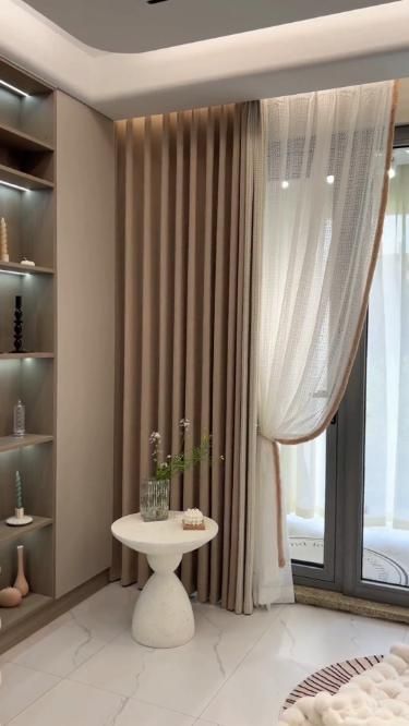 Curtains Holder, White Curtains Living Room, Luxury Curtains Living Room, Latest Curtain Designs, Blinds For Windows Living Rooms, Curtain Designs For Bedroom, Curtains Living Room Modern, Living Room Curtain, Living Room Drapes