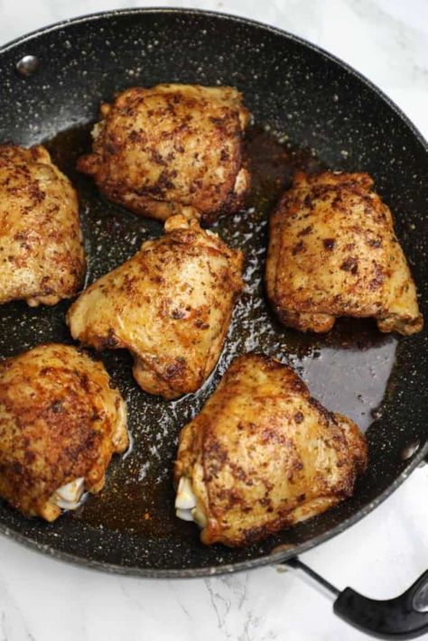 Stove Top Chicken Thighs, Fried Chicken Thigh Recipes, Pan Fried Chicken Thighs, Pan Cooked Chicken, Pan Seared Chicken Thighs, Cooking Chicken Thighs, Stove Top Chicken, Chicken Breast Crockpot Recipes, Crockpot Chicken Breast