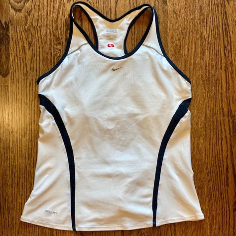 New Without Tags. Nike Dri Fit Racerback Tank Top, Size Large. Shelf Bra. Back Pockets Along Lower Back Hem. Runners Outfit, Sporty Chic Outfits, Large Shelf, Summer Wardrobe Essentials, Vintage Tank Top, Tennis Clothes, Sporty Outfits, Sporty Chic, Cute Everyday Outfits