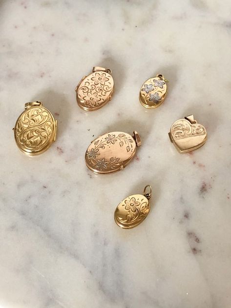 Mob Boss Aesthetic, Nail Jewellery, Boss Aesthetic, Mob Boss, Successful Person, Gift Ideas For Christmas, Dream Aesthetic, Vintage Lockets, Nail Jewelry