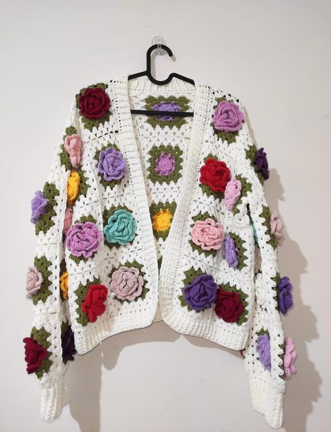 Handmade Rose Cardigan, Handmade Crochet Granny Square Crop Cardigan - Etsy Switzerland Rose Granny Square, Crochet Granny Square Cardigan, Cardigan Handmade, Square Cardigan, Rose Cardigan, Handmade Rose, Crop Cardigan, Crochet Granny Square, Crochet Rose