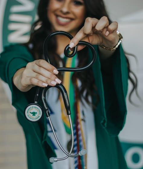 Doctors Graduation Pictures, Nurse Practioner Graduation Pictures, Poses With Stethoscope, Lvn Graduation Photos, Professional Nurse Photo, Physician Photoshoot, Nurse Portrait Photography, Medical Graduation Photoshoot, Veterinarian Photo Shoot