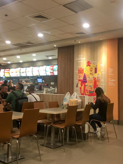 #jollibee Jollibee Ig Story, Jollibee Date, Jollibee Prank Picture, Jollibee Aesthetic, Mirror Selfie Boy No Face Aesthetic, Selfie Boy, Pranks Pictures, Boyfriend Pranks, Fake Pics