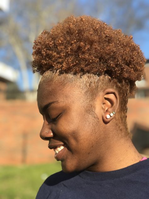 NATURAL HAIR BLACK GIRL BLONDE PUFF!! Honey Blonde Hair On Black Women Natural 4c, Blonde Afro, Blonde Natural Hair, Natural Black Women, Afro Style, Natural Afro Hairstyles, Honey Blonde Hair, Short Hair Color, Girl Short Hair