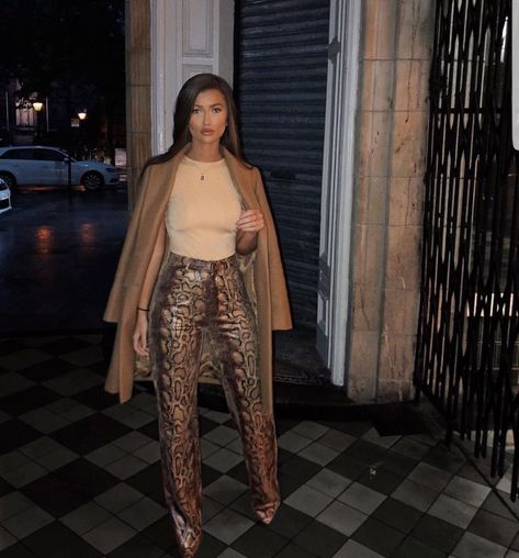 @angelic_vanity New Years Eve Party Outfits, Autumn Look, Camel Coat, Print Pants, Mode Inspo, Mode Inspiration, Fall Looks, Fashion Killa, Snake Print