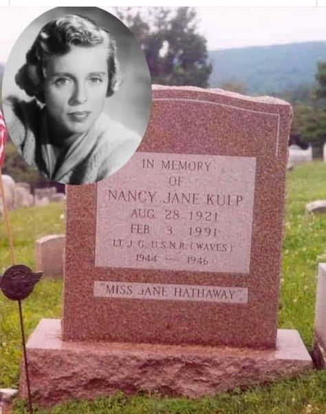 Famous Tombstones, Beverly Hillbillies, Peace In The Valley, The Beverly Hillbillies, Grave Stones, Cemetery Monuments, Cemetery Statues, Cemetery Headstones, Famous Graves