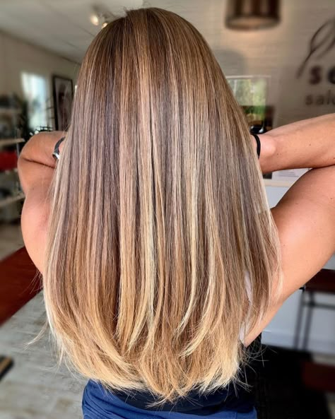 Brown Balayage Hair, Light Golden Brown Hair, Light Brown Balayage, Golden Brown Hair Color, Balayage Hair Color Ideas, Balayage Hair Color, Brunette Hair With Highlights, Brown Hair With Blonde Highlights, Brown Hair Balayage