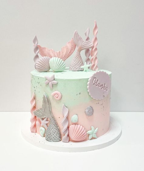 Mermaid Birthday Cake Ideas, Mermaid Birthday Cake, Cheesecake Wedding Cake, Little Mermaid Cake, Cake Design Ideas, Little Mermaid Cakes, Mermaid Theme Birthday Party, Mermaid Birthday Cakes, Shark Cake