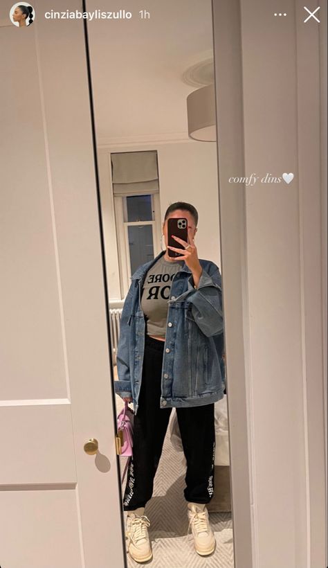 Over Sized Outfits Women, Cozy Fall Outfits Plus Size, Plus Size Urban Outfits, Plus Size Mirror Selfie, Plus Size Sweatpants Outfit, Fashion Outfits Midsize, Casual Chic Plus Size, Plus Size Airport Outfit, Oversized Jacket Outfit