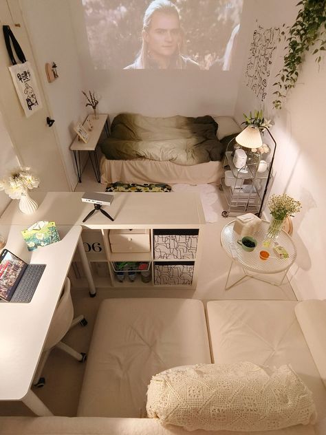 Small Room Ideas White, Cozy White Room, Room Inspo Aesthetic Minimalist, Small Minimalist Bedroom, Small Room Makeover, Interior Design Decor, Kitchen Interior Design, Decorating Home, Kitchen Interior Design Decor