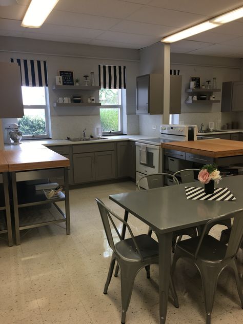 Home Economics Classroom Ideas, Foods Classroom Decorations, Cooking Classroom Design, High School Culinary Arts Classroom, Food Classroom Decor, High School Family Consumer Science Classroom, Home Economics Classroom Design, Culinary Classroom Design, Home Economics Classroom Decorations