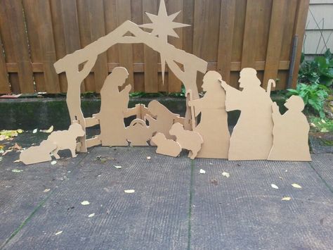 Nativity scene made from sheet of 1/2 inch plywood. Diy Nativity Outdoor, How To Make Outdoor Nativity Set, Diy Nativity Set Outdoor, Homemade Nativity Scene, Cardboard Nativity Scene Diy, Diy Nativity Scene Outdoor, Diy Outdoor Nativity Scene, Diy Outdoor Nativity, Diy Nativity Set