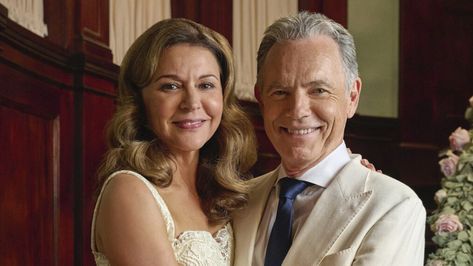 'The Resident': Bruce Greenwood & Jane Leeves on KitBell's 'Intimate' Wedding and Vows Manish Dayal, Conrad Ricamora, Jane Leeves, Bruce Greenwood, Comedy Actors, The Resident, Girls Dress Shop, Hollywood Life, Marry You