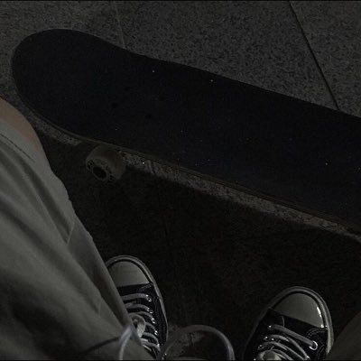 Black Aesthetic Night, Hairstyles Dinner, Aesthetic Black, Night Aesthetic, Black Aesthetic, Dark Aesthetic, Skateboard, Pins, Black