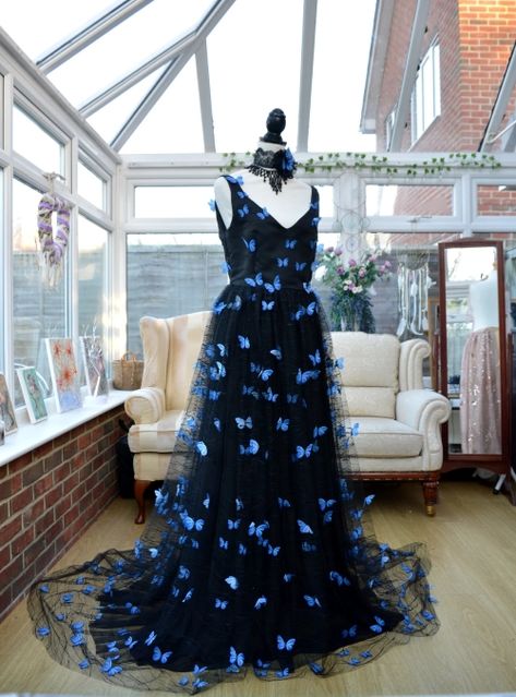 Black Butterfly Wedding Dress, Wedding Dress With Butterflies, Butterfly Dress Gowns, Black Butterfly Dress, Black Ball Dress, Butterfly Prom Dress, Bridgerton Ball, Butterfly Wedding Dress, Dress With Butterflies